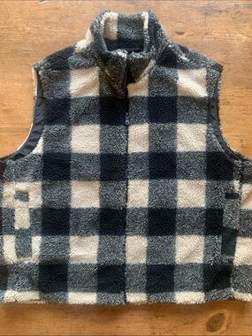 Banana Republic Black and Cream Buffalo Check Sherpa Vest